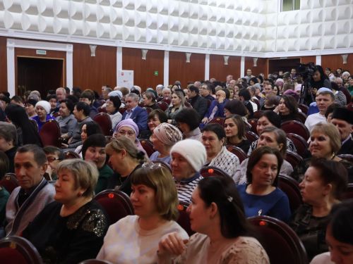 Туган яктан Җиңү хакына: Актаныш җитәкчеләре катнашкан хәйрия концертында 171 мең 200 сум акча җыелды