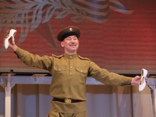 Туган яктан Җиңү хакына: Актаныш җитәкчеләре катнашкан хәйрия концертында 171 мең 200 сум акча җыелды