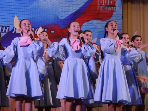Туган яктан Җиңү хакына: Актаныш җитәкчеләре катнашкан хәйрия концертында 171 мең 200 сум акча җыелды