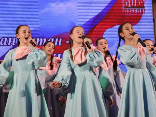 Туган яктан Җиңү хакына: Актаныш җитәкчеләре катнашкан хәйрия концертында 171 мең 200 сум акча җыелды