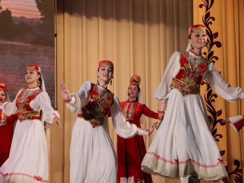 Туган яктан Җиңү хакына: Актаныш җитәкчеләре катнашкан хәйрия концертында 171 мең 200 сум акча җыелды