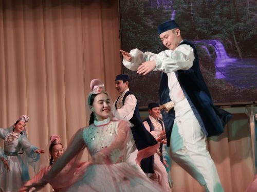 Туган яктан Җиңү хакына: Актаныш җитәкчеләре катнашкан хәйрия концертында 171 мең 200 сум акча җыелды