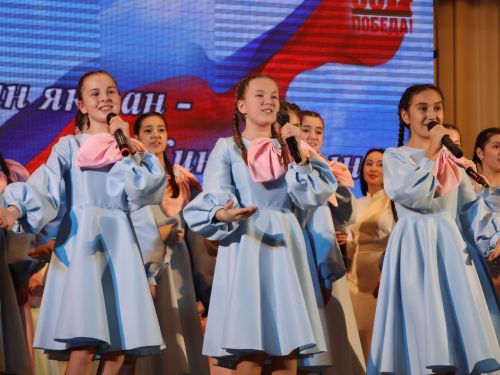 Туган яктан Җиңү хакына: Актаныш җитәкчеләре катнашкан хәйрия концертында 171 мең 200 сум акча җыелды