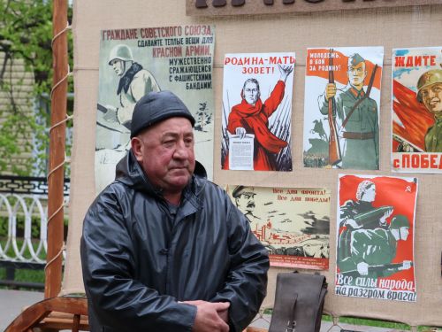 Җиңү килде җирне нурга күмеп, Шатлык белән күзне чылатып!
