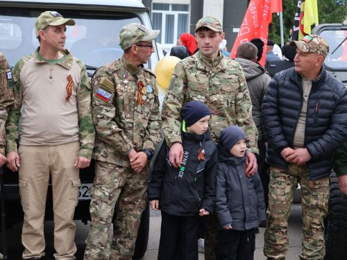 Җиңү килде җирне нурга күмеп, Шатлык белән күзне чылатып!