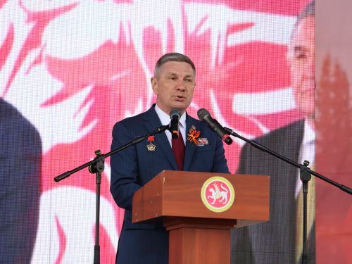 Җиңү килде җирне нурга күмеп, Шатлык белән күзне чылатып!