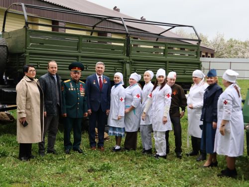 Җиңү килде җирне нурга күмеп, Шатлык белән күзне чылатып!