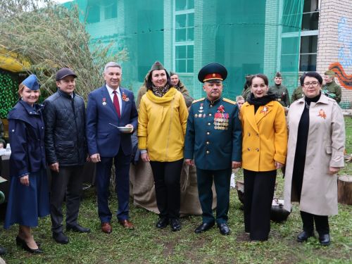 Җиңү килде җирне нурга күмеп, Шатлык белән күзне чылатып!
