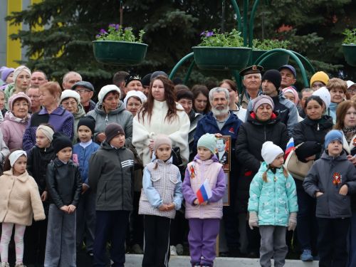 Җиңү килде җирне нурга күмеп, Шатлык белән күзне чылатып!