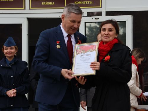 Җиңү килде җирне нурга күмеп, Шатлык белән күзне чылатып!