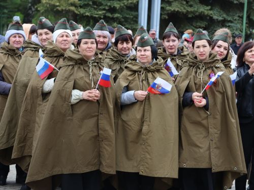 Җиңү килде җирне нурга күмеп, Шатлык белән күзне чылатып!