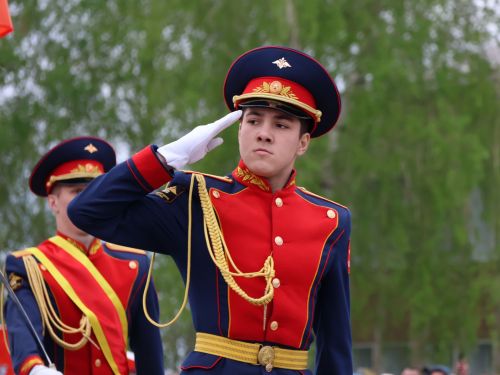 Җиңү килде җирне нурга күмеп, Шатлык белән күзне чылатып!