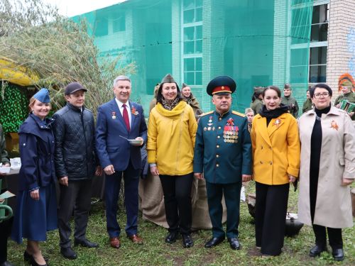 Җиңү килде җирне нурга күмеп, Шатлык белән күзне чылатып!