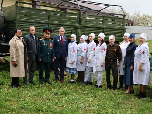 Җиңү килде җирне нурга күмеп, Шатлык белән күзне чылатып!