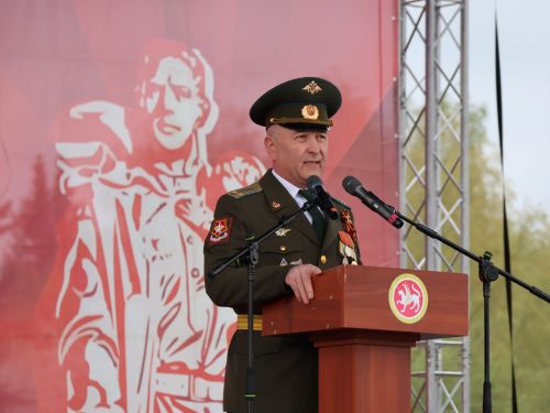 Җиңү килде җирне нурга күмеп, Шатлык белән күзне чылатып!