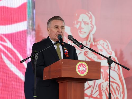 Җиңү килде җирне нурга күмеп, Шатлык белән күзне чылатып!