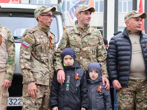 Җиңү килде җирне нурга күмеп, Шатлык белән күзне чылатып!