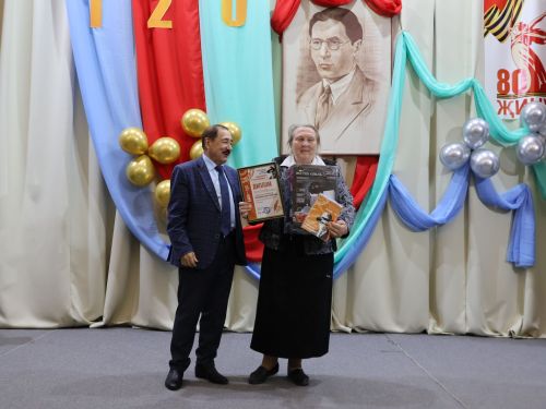 Халкым өчен тугры калырмын: Нур Баян исемендәге иҗат фестивале җиңүчеләре безнең фоторепортажда!