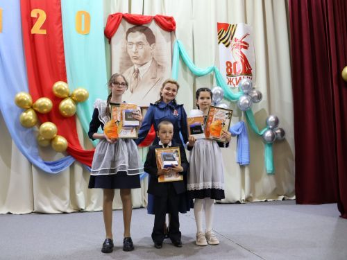 Халкым өчен тугры калырмын: Нур Баян исемендәге иҗат фестивале җиңүчеләре безнең фоторепортажда!