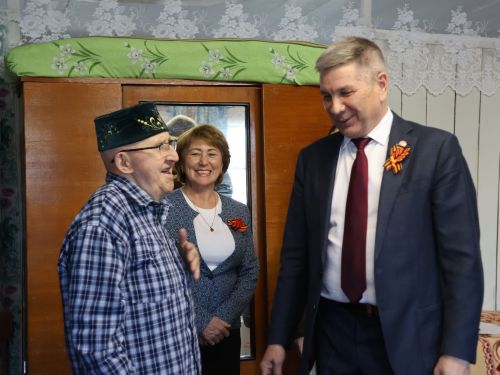 Сез - безнең тере легендалар!