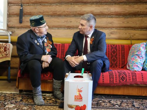 Сез - безнең тере легендалар!