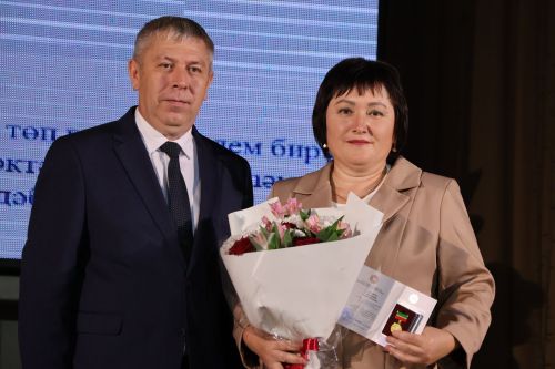 Укытучылар көненә багышланган тантанадан фоторепортаж