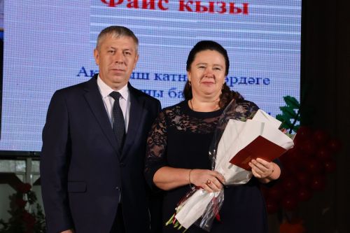 Укытучылар көненә багышланган тантанадан фоторепортаж