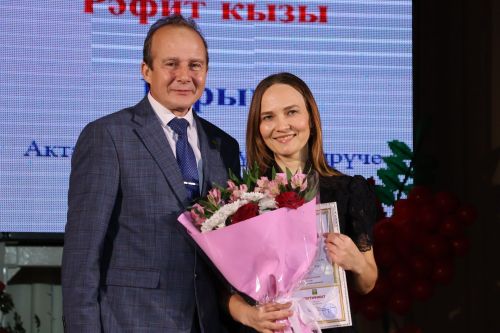 Укытучылар көненә багышланган тантанадан фоторепортаж