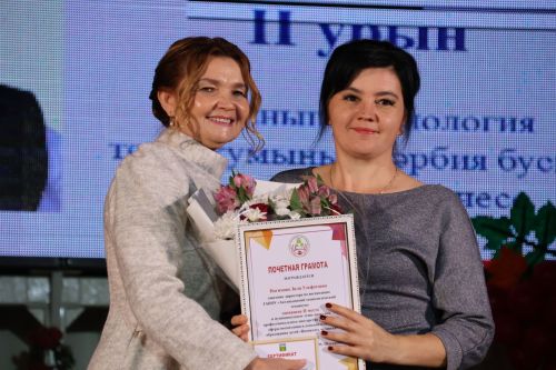 Укытучылар көненә багышланган тантанадан фоторепортаж