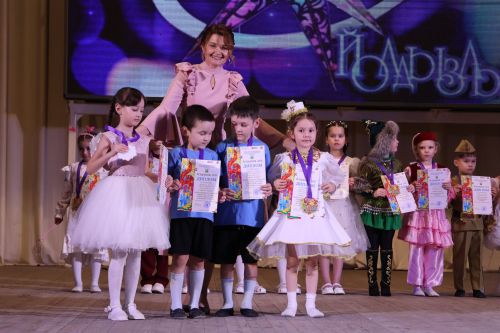 Актаныш күгендә яңа йолдызлар: "Йолдызлык-2026" эстрада фестивале Гала-концертыннан безнең репортаж