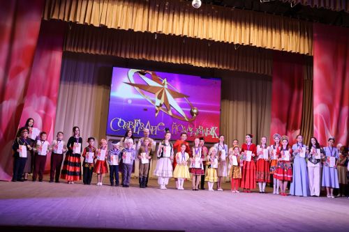 Актаныш күгендә яңа йолдызлар: "Йолдызлык-2026" эстрада фестивале Гала-концертыннан безнең репортаж