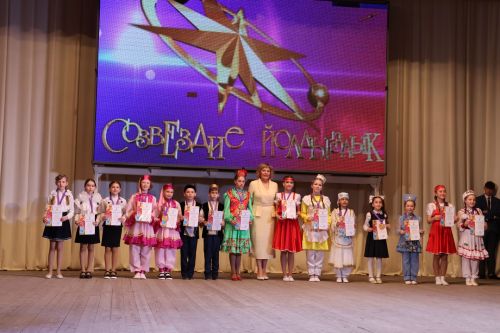 Актаныш күгендә яңа йолдызлар: "Йолдызлык-2026" эстрада фестивале Гала-концертыннан безнең репортаж