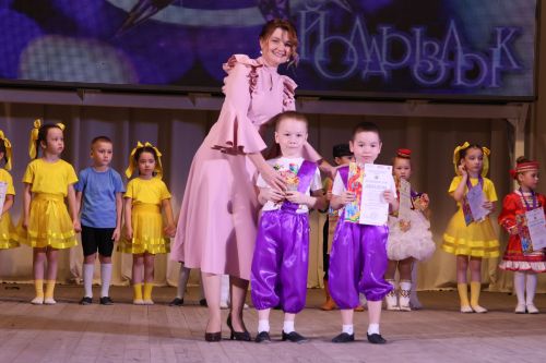 Актаныш күгендә яңа йолдызлар: "Йолдызлык-2026" эстрада фестивале Гала-концертыннан безнең репортаж