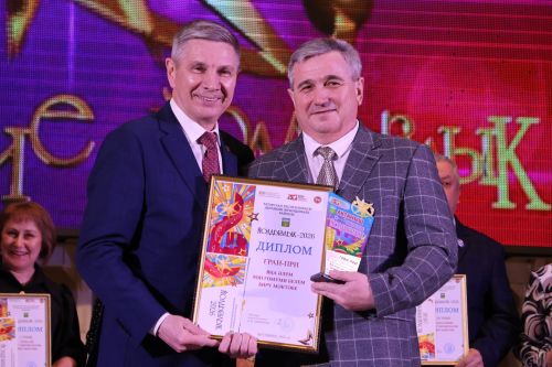 Актаныш күгендә яңа йолдызлар: "Йолдызлык-2026" эстрада фестивале Гала-концертыннан безнең репортаж