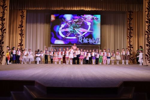Актаныш күгендә яңа йолдызлар: "Йолдызлык-2026" эстрада фестивале Гала-концертыннан безнең репортаж