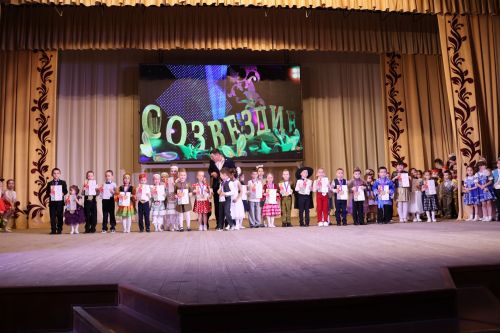 Актаныш күгендә яңа йолдызлар: "Йолдызлык-2026" эстрада фестивале Гала-концертыннан безнең репортаж