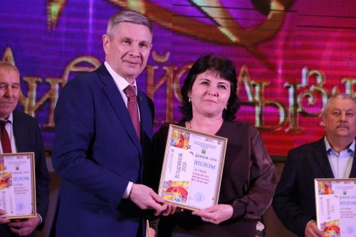 Актаныш күгендә яңа йолдызлар: "Йолдызлык-2026" эстрада фестивале Гала-концертыннан безнең репортаж