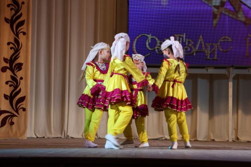 Актаныш күгендә яңа йолдызлар: "Йолдызлык-2026" эстрада фестивале Гала-концертыннан безнең репортаж