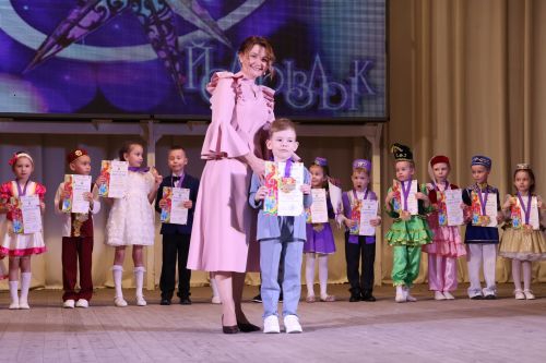 Актаныш күгендә яңа йолдызлар: "Йолдызлык-2026" эстрада фестивале Гала-концертыннан безнең репортаж