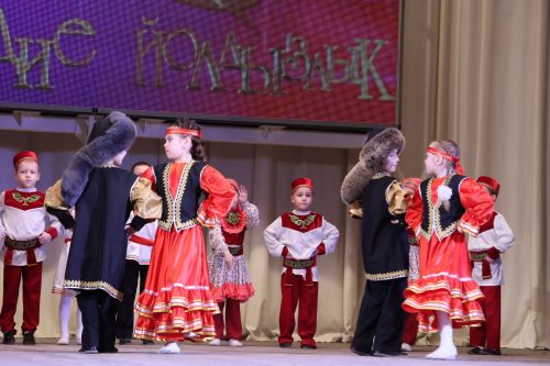 Актаныш күгендә яңа йолдызлар: "Йолдызлык-2026" эстрада фестивале Гала-концертыннан безнең репортаж