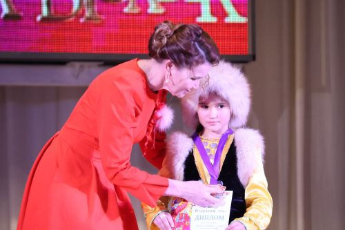 Актаныш күгендә яңа йолдызлар: "Йолдызлык-2026" эстрада фестивале Гала-концертыннан безнең репортаж