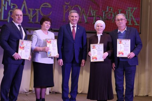 Актаныш күгендә яңа йолдызлар: "Йолдызлык-2026" эстрада фестивале Гала-концертыннан безнең репортаж