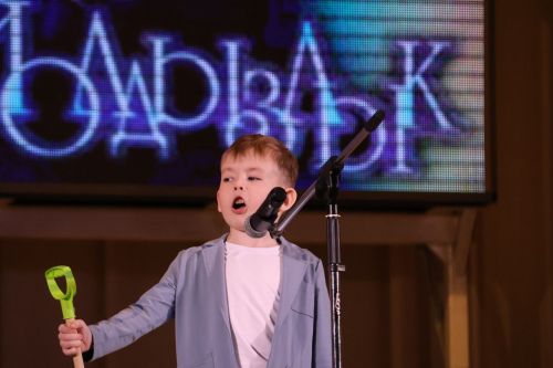 Актаныш күгендә яңа йолдызлар: "Йолдызлык-2026" эстрада фестивале Гала-концертыннан безнең репортаж