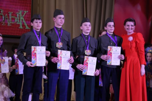 Актаныш күгендә яңа йолдызлар: "Йолдызлык-2026" эстрада фестивале Гала-концертыннан безнең репортаж