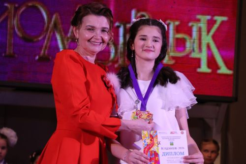 Актаныш күгендә яңа йолдызлар: "Йолдызлык-2026" эстрада фестивале Гала-концертыннан безнең репортаж