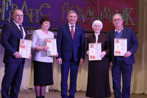 Актаныш күгендә яңа йолдызлар: "Йолдызлык-2026" эстрада фестивале Гала-концертыннан безнең репортаж