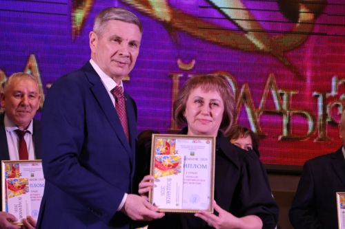Актаныш күгендә яңа йолдызлар: "Йолдызлык-2026" эстрада фестивале Гала-концертыннан безнең репортаж