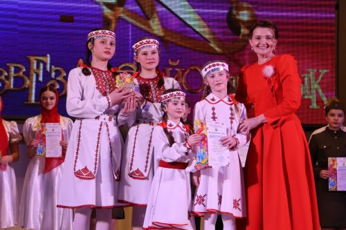 Актаныш күгендә яңа йолдызлар: "Йолдызлык-2026" эстрада фестивале Гала-концертыннан безнең репортаж