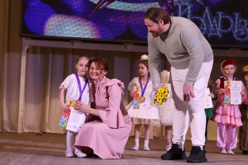 Актаныш күгендә яңа йолдызлар: "Йолдызлык-2026" эстрада фестивале Гала-концертыннан безнең репортаж