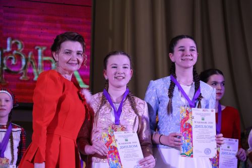 Актаныш күгендә яңа йолдызлар: "Йолдызлык-2026" эстрада фестивале Гала-концертыннан безнең репортаж